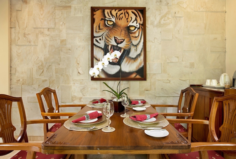 객실 내 식사 공간