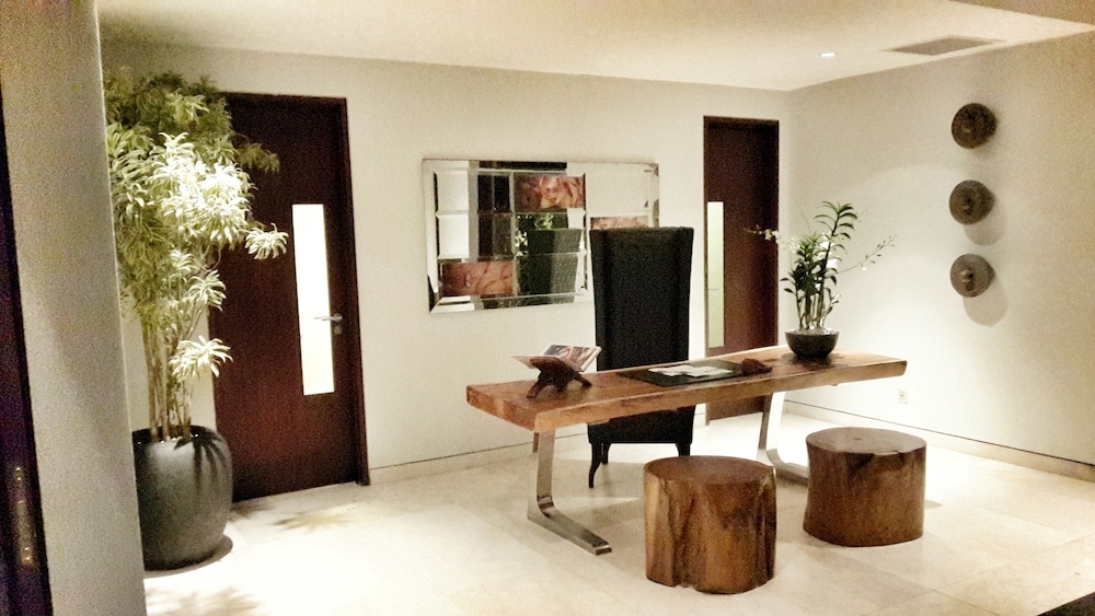 콘시어지 데스크