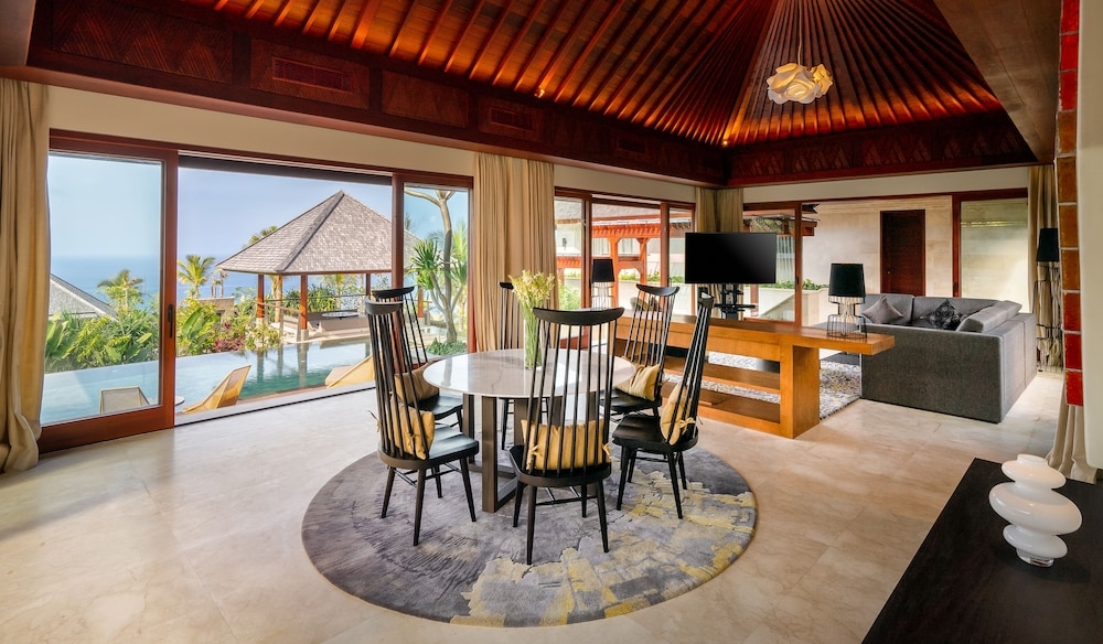 객실 내 식사 공간