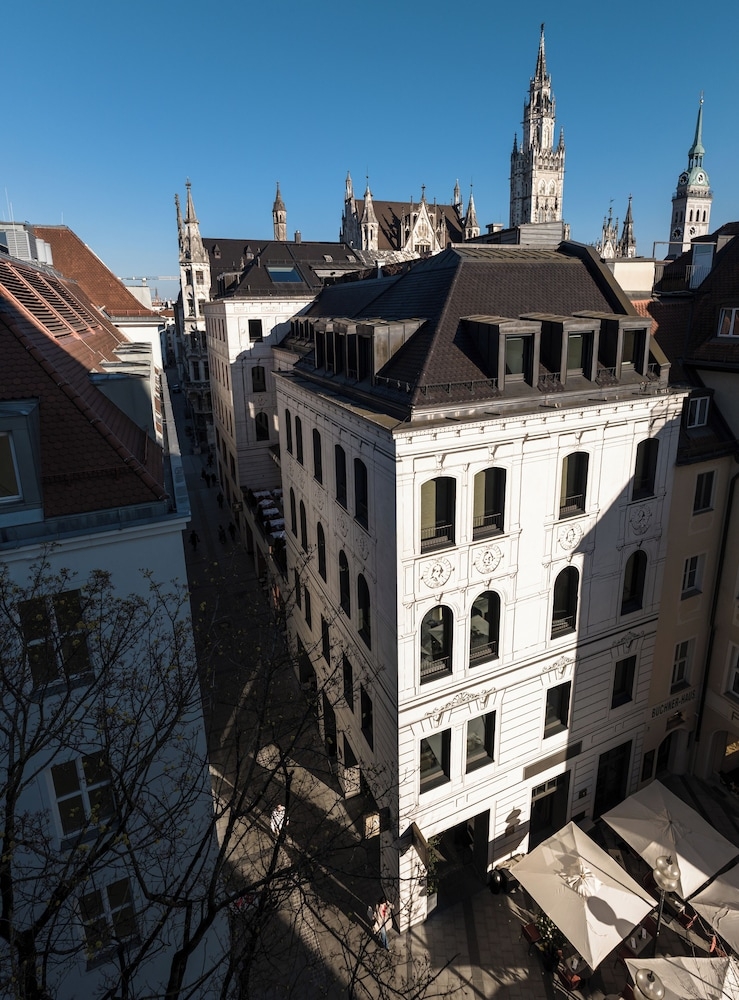 숙박 시설 정면