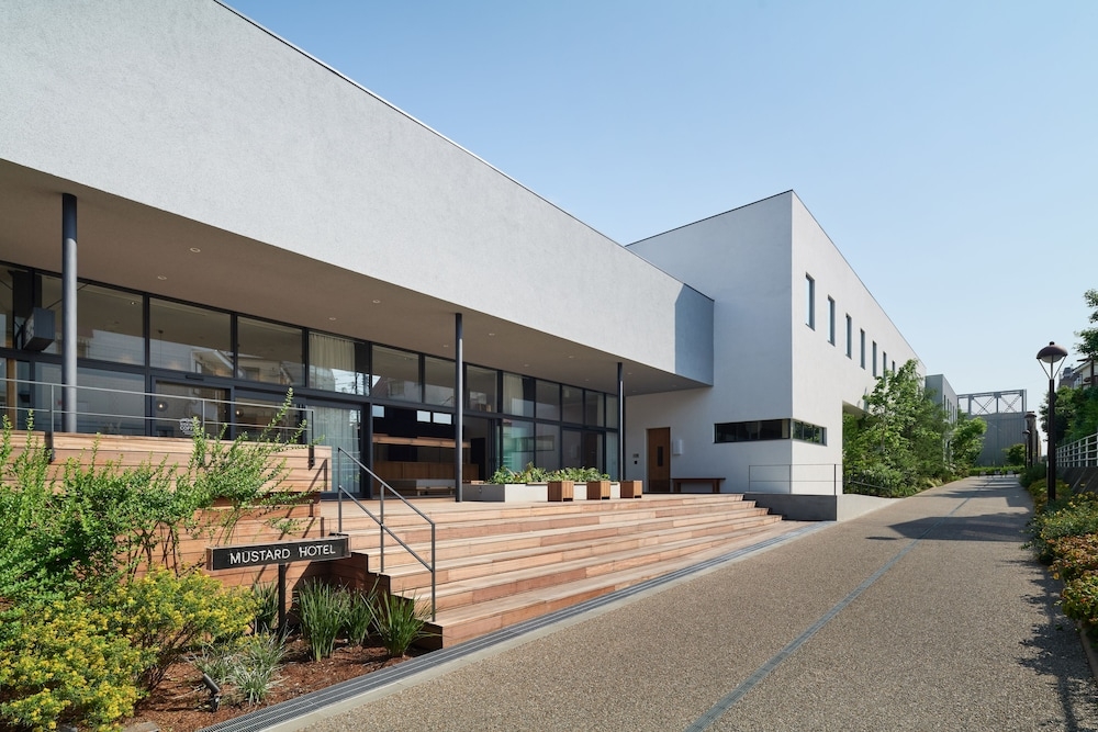 숙박 시설 입구