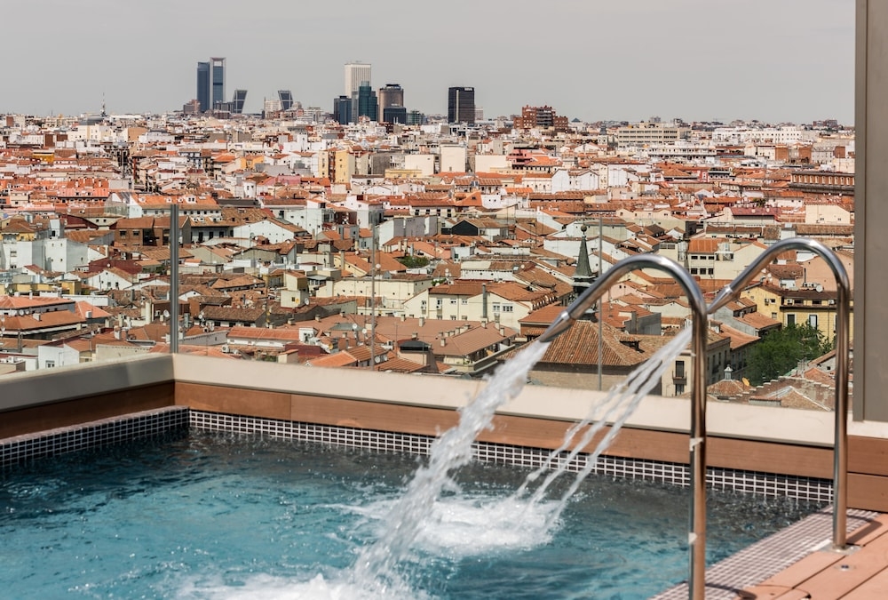 숙박 시설에서 보는 시내 전망