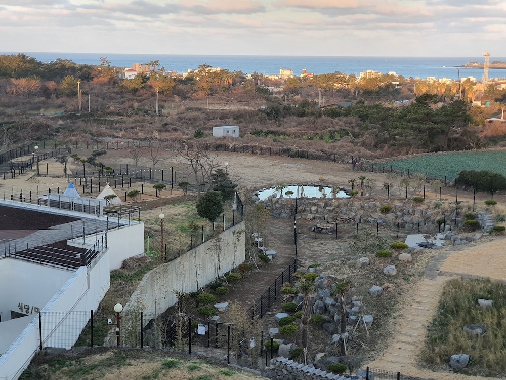 숙박 시설 구내