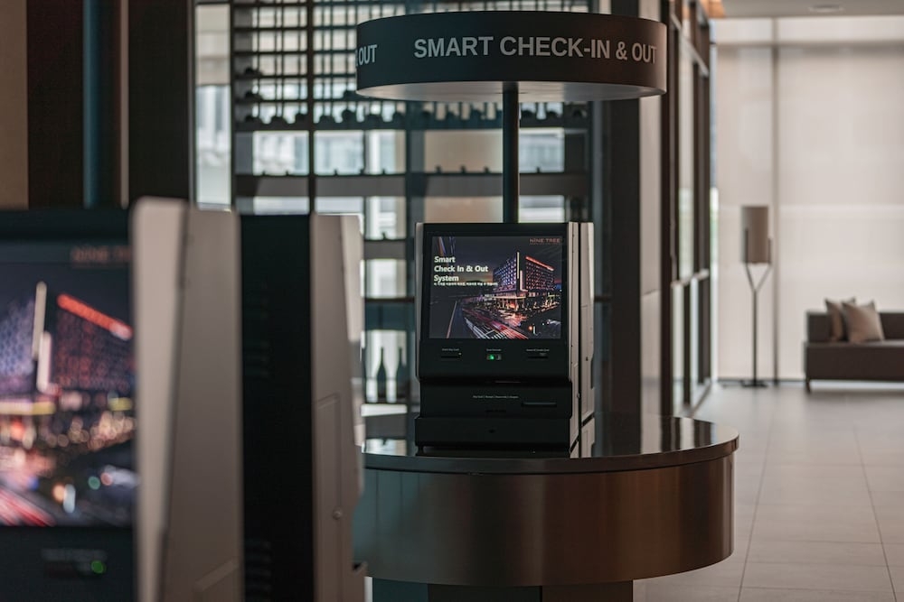 체크인/체크아웃 키오스크