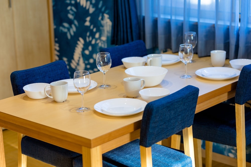 객실 내 식사 공간