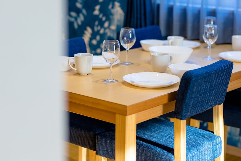 객실 내 식사 공간