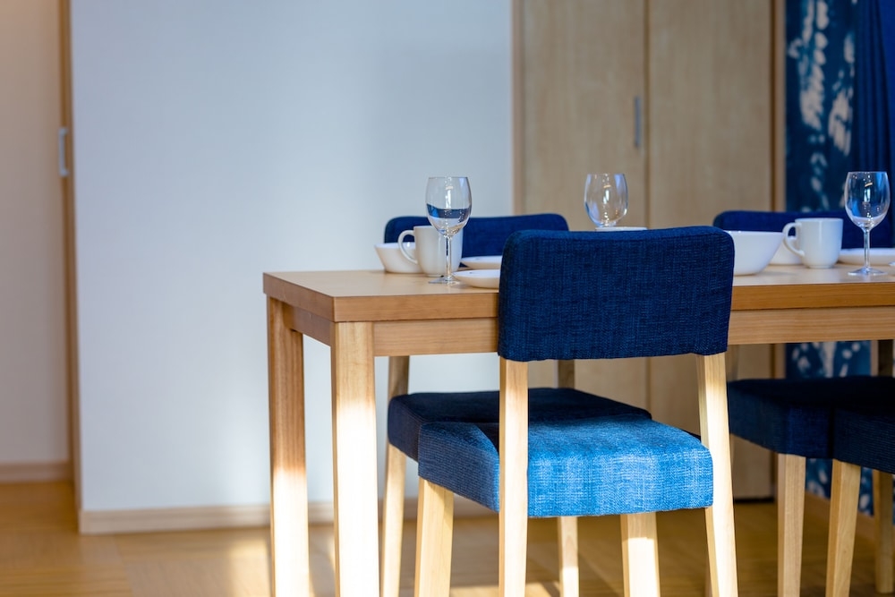 객실 내 식사 공간