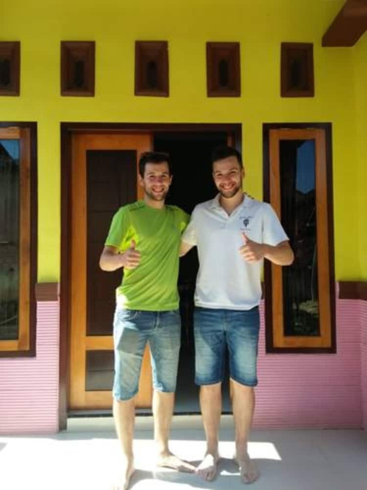 숙박 시설 입구