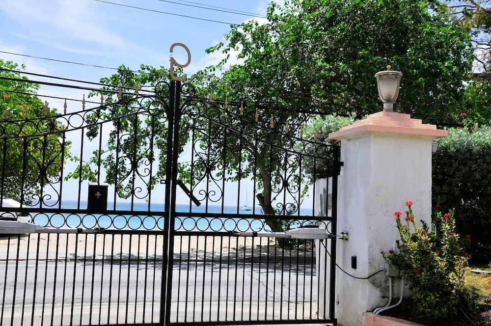 숙박 시설 입구