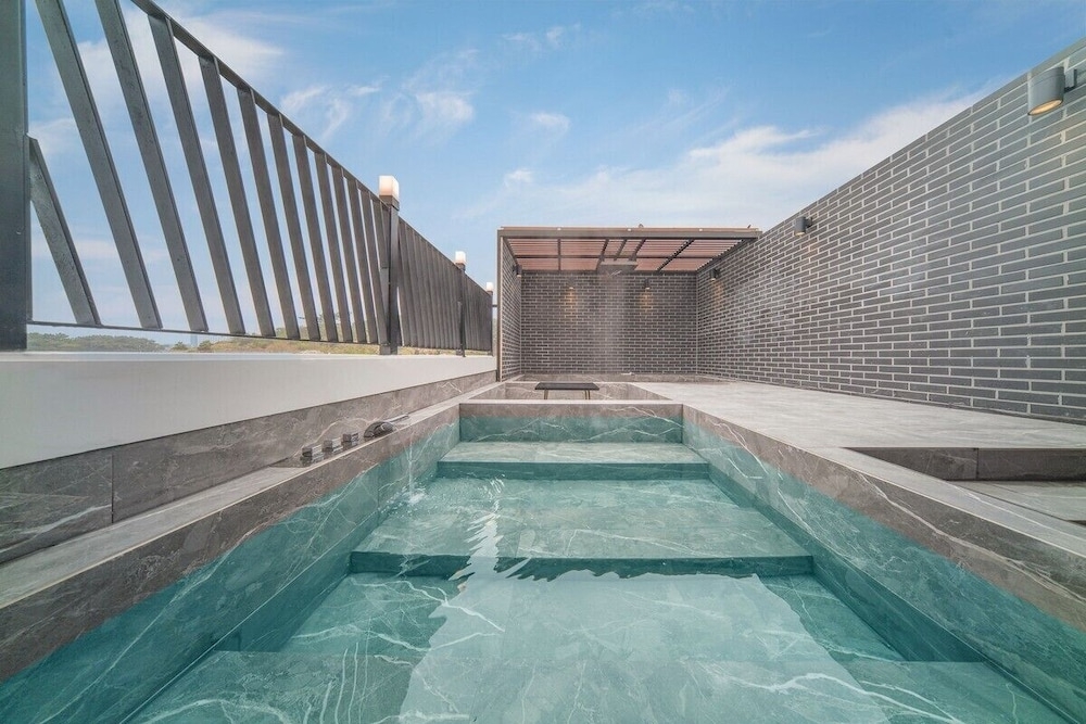 전용 스파 욕조