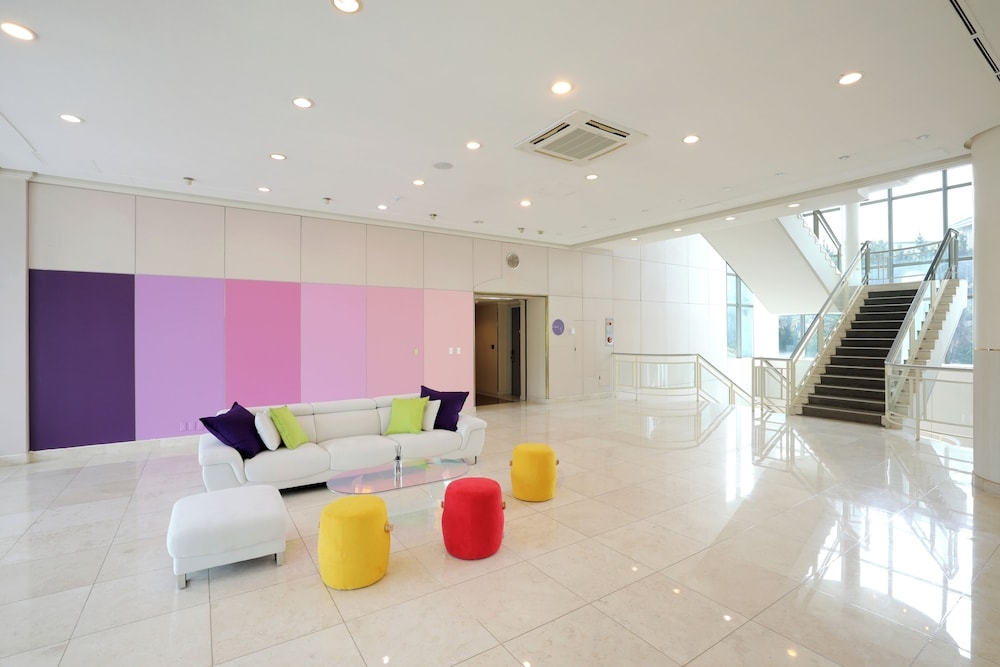 로비 좌석 공간