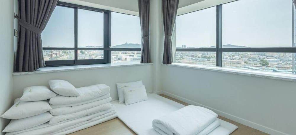숙박 시설에서 보는 시내 전망