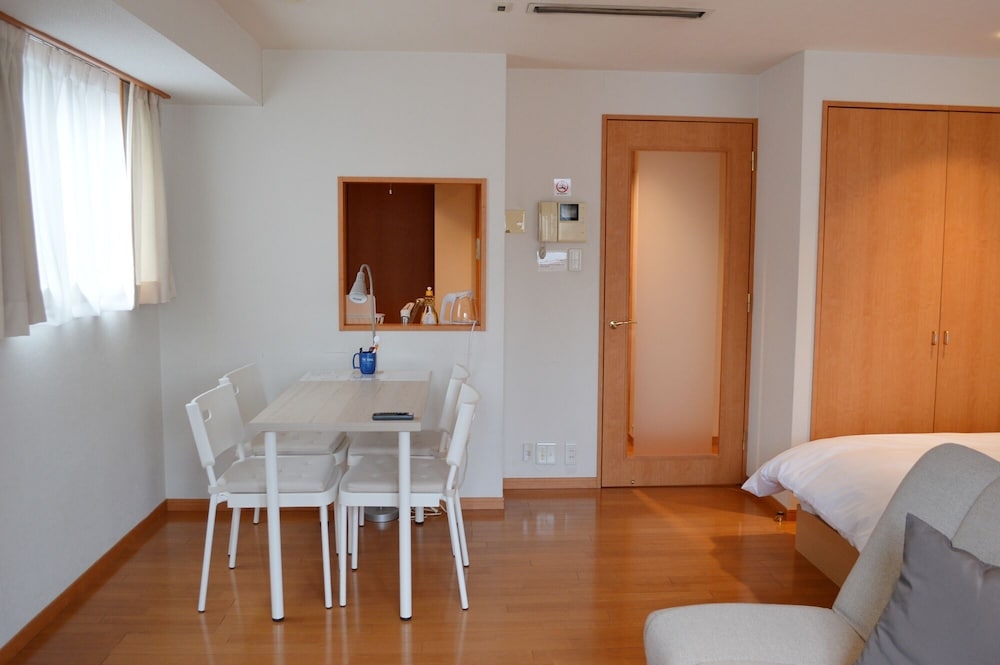 객실 내 식사 공간