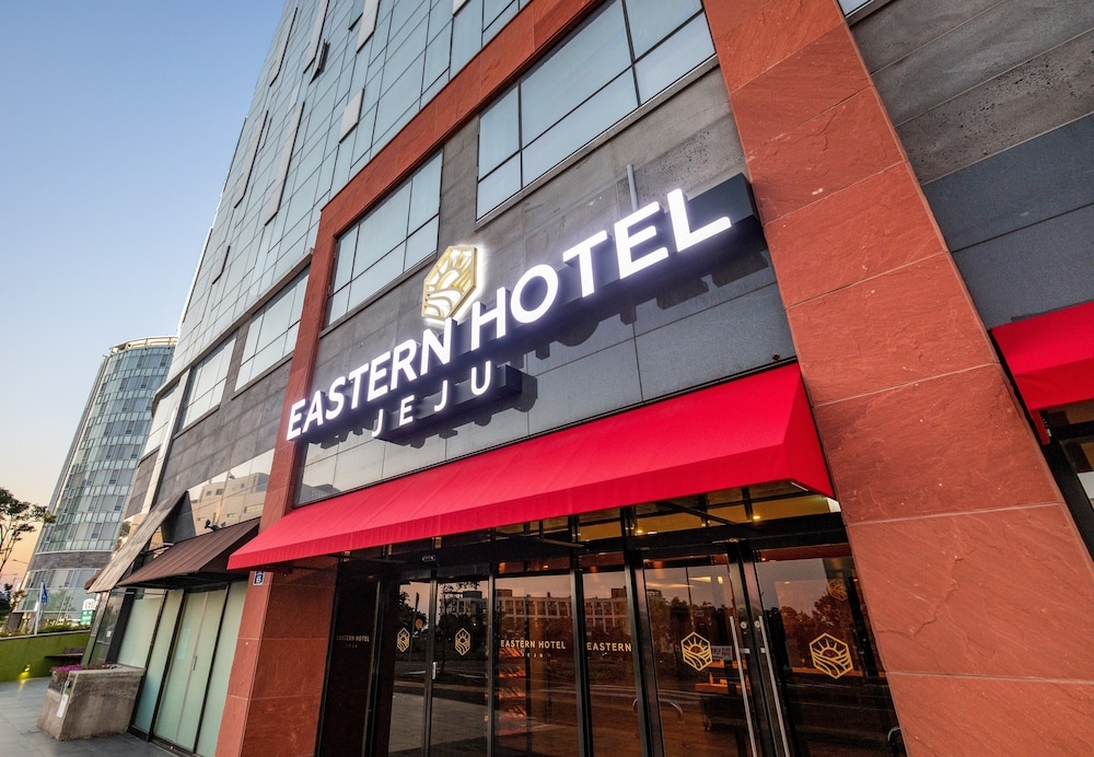 숙박 시설 입구