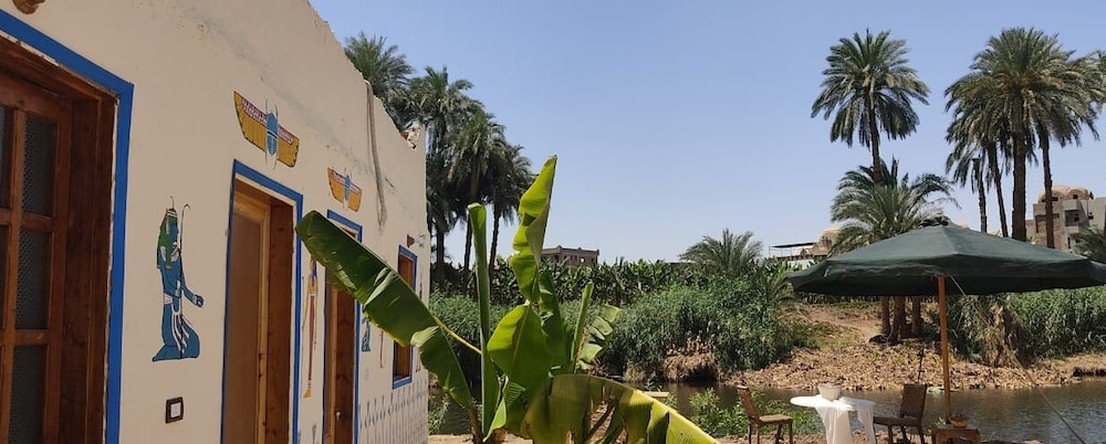 숙박 시설 구내