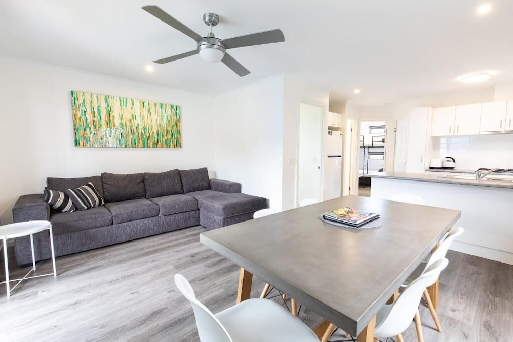 객실 내 식사 공간