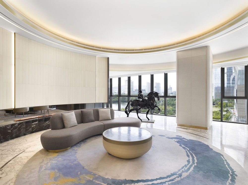 로비 좌석 공간