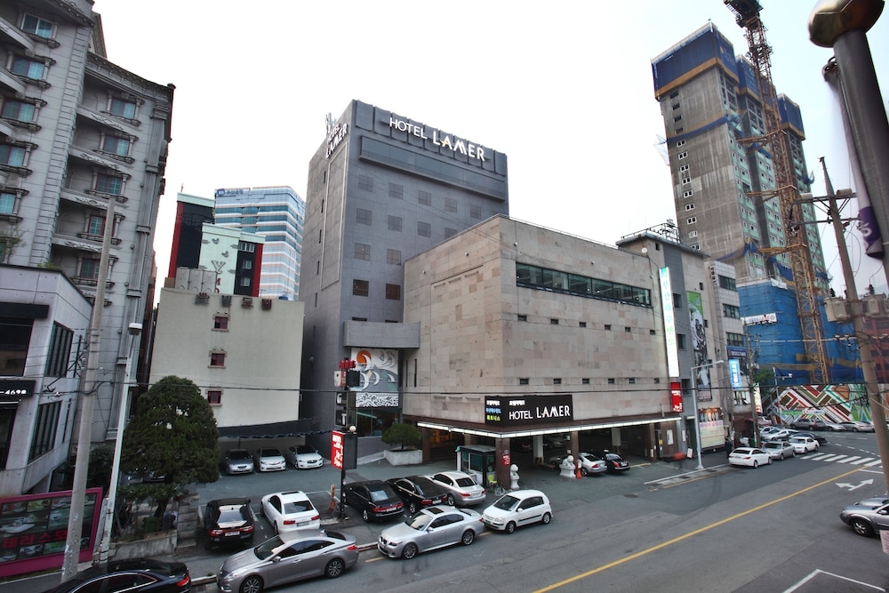 숙박 시설 정면