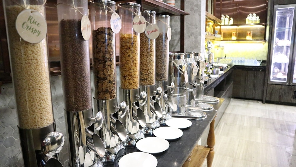 뷔페 아침 식사