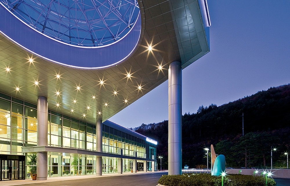 숙박 시설 입구