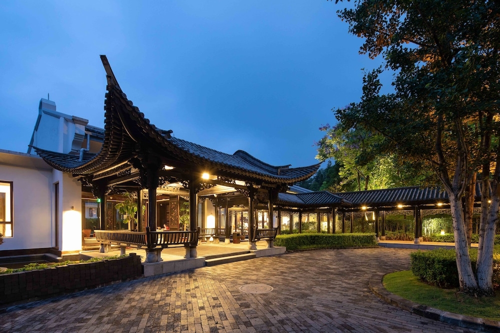 숙박 시설 입구