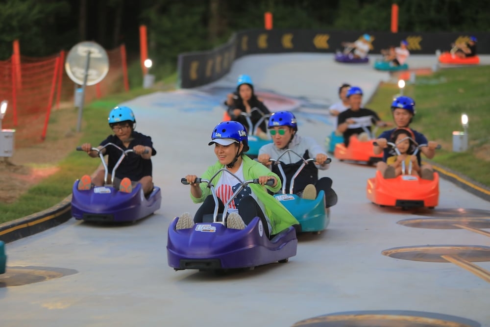 어린이 놀이 공간 - 야외