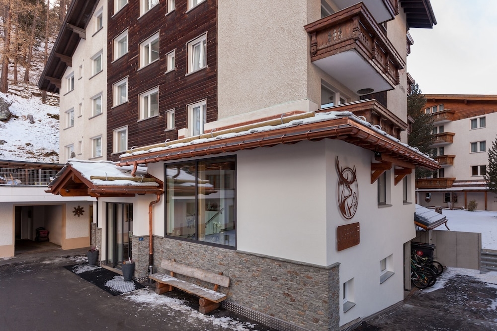 숙박 시설 입구