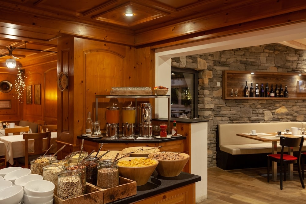 뷔페 아침 식사