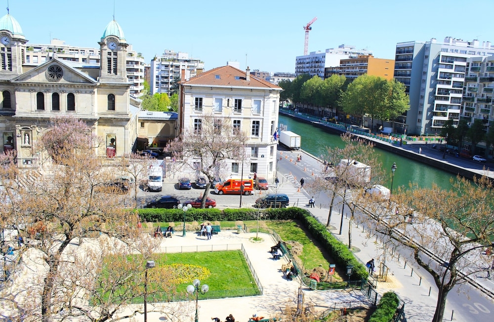 숙박 시설에서 보는 시내 전망