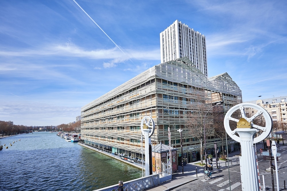 숙박 시설 정면