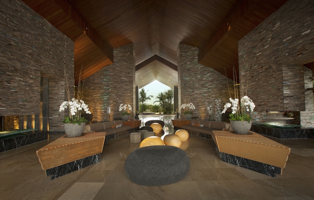 로비 좌석 공간