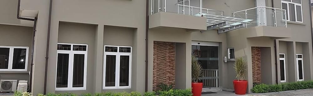 숙박 시설 정면