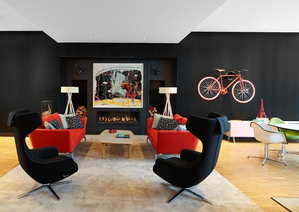 로비 좌석 공간