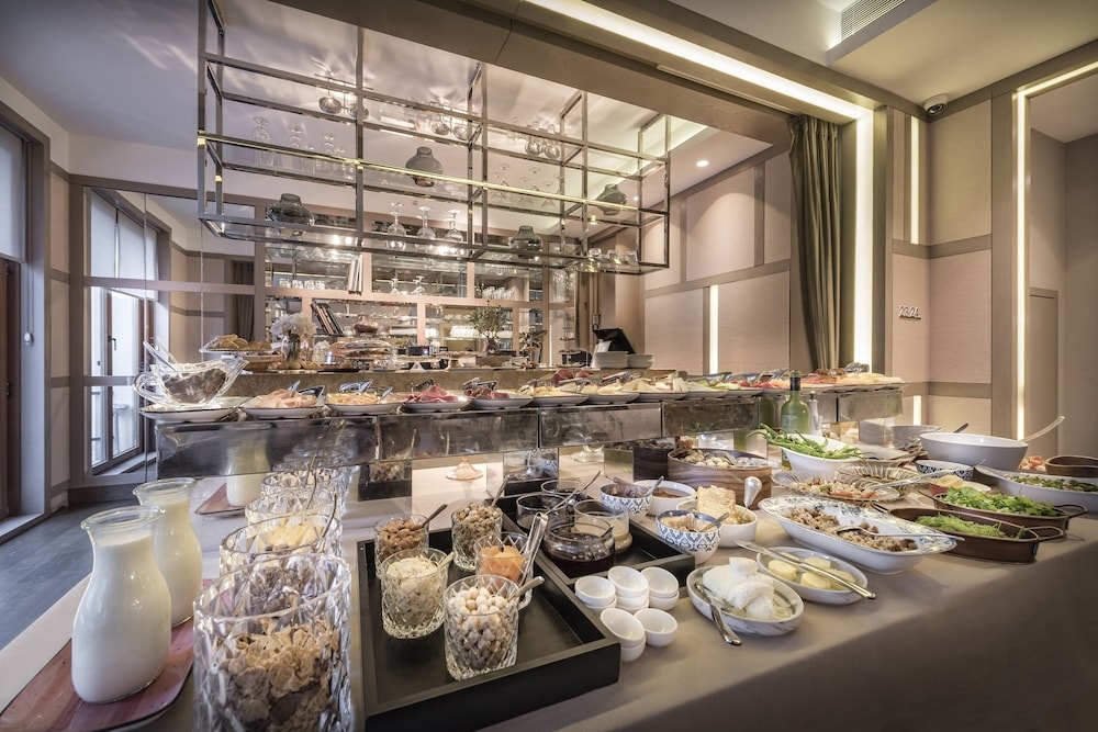 뷔페 아침 식사