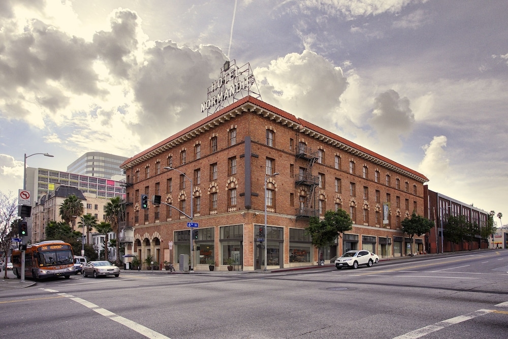 숙박 시설 정면