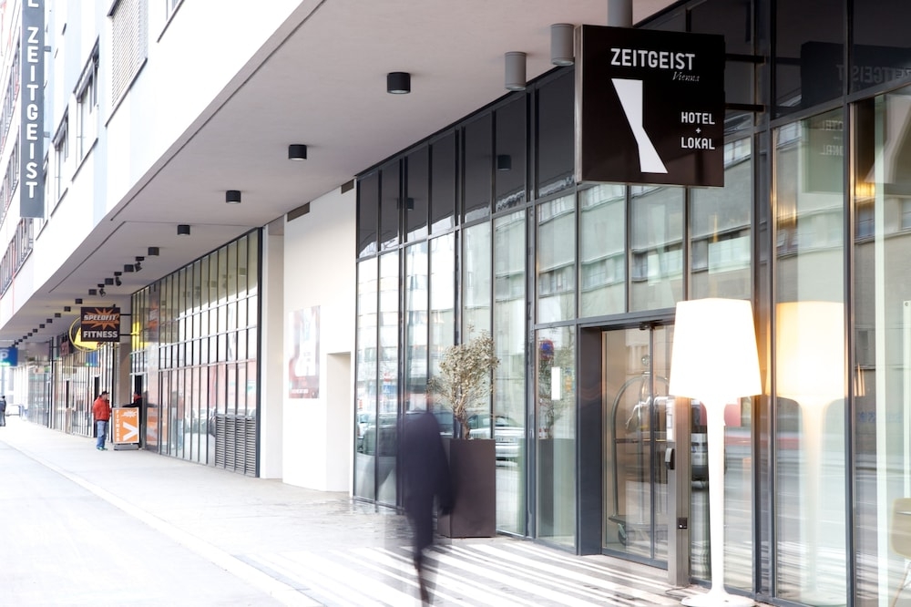 숙박 시설 입구