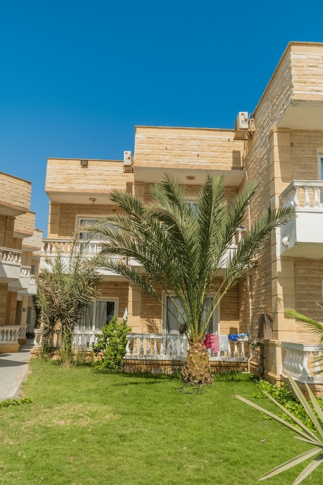 숙박 시설 정면