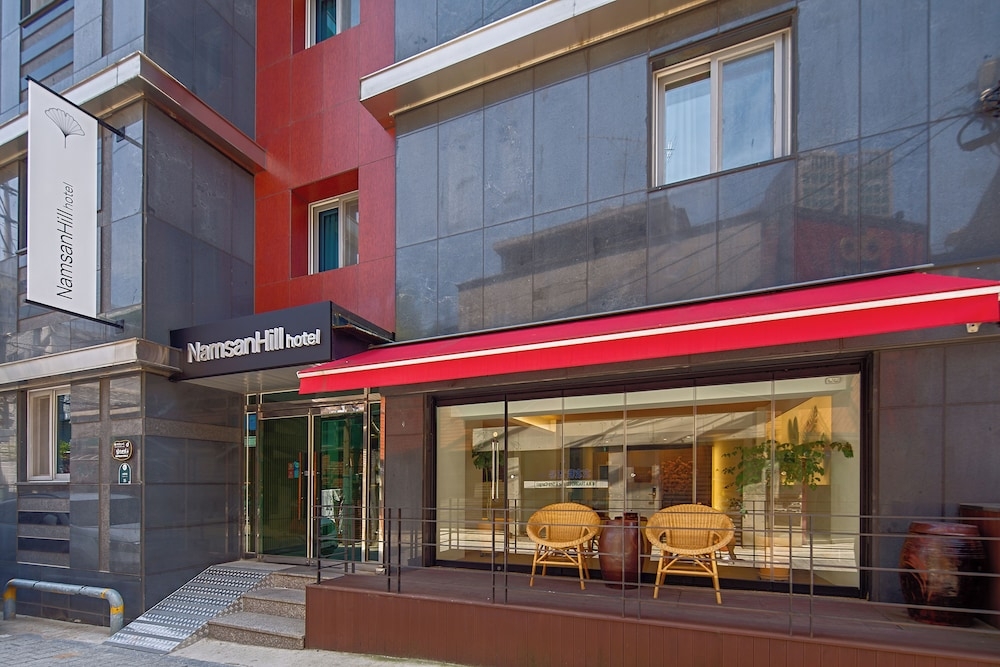 숙박 시설 정면