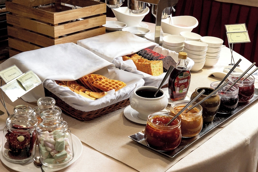 뷔페 아침 식사