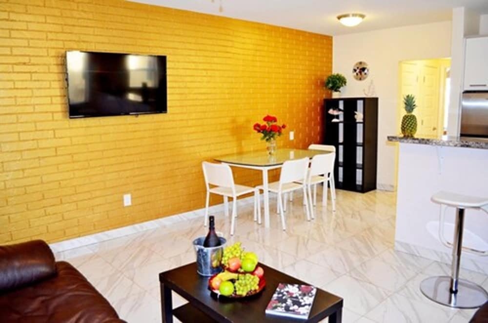 객실 내 식사 공간