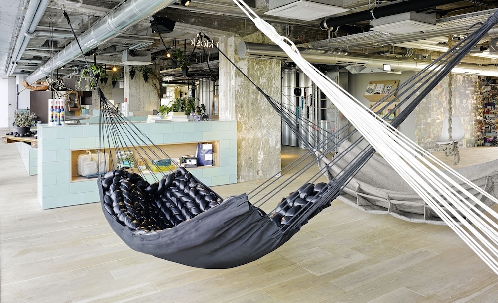 로비 좌석 공간