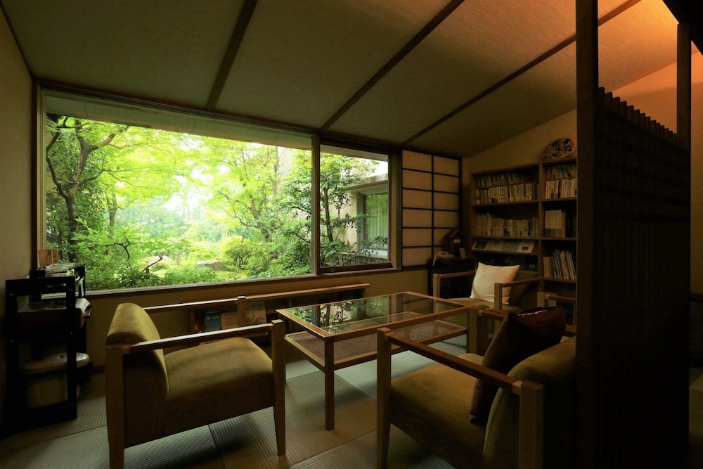 숙박 시설 내 편의 시설/서비스