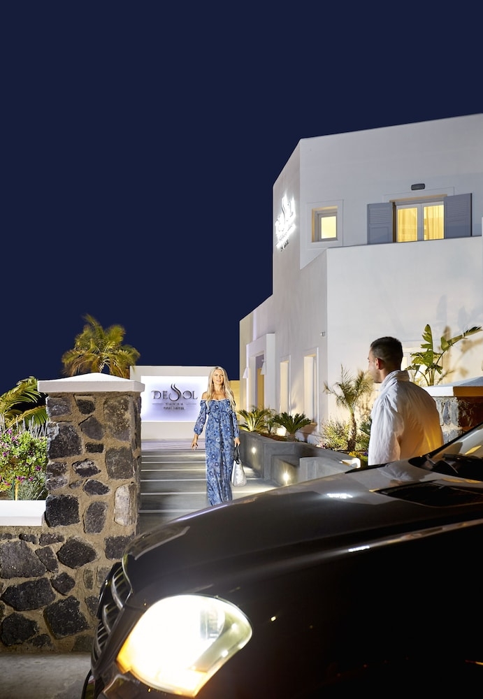 숙박 시설 정면 - 저녁/밤