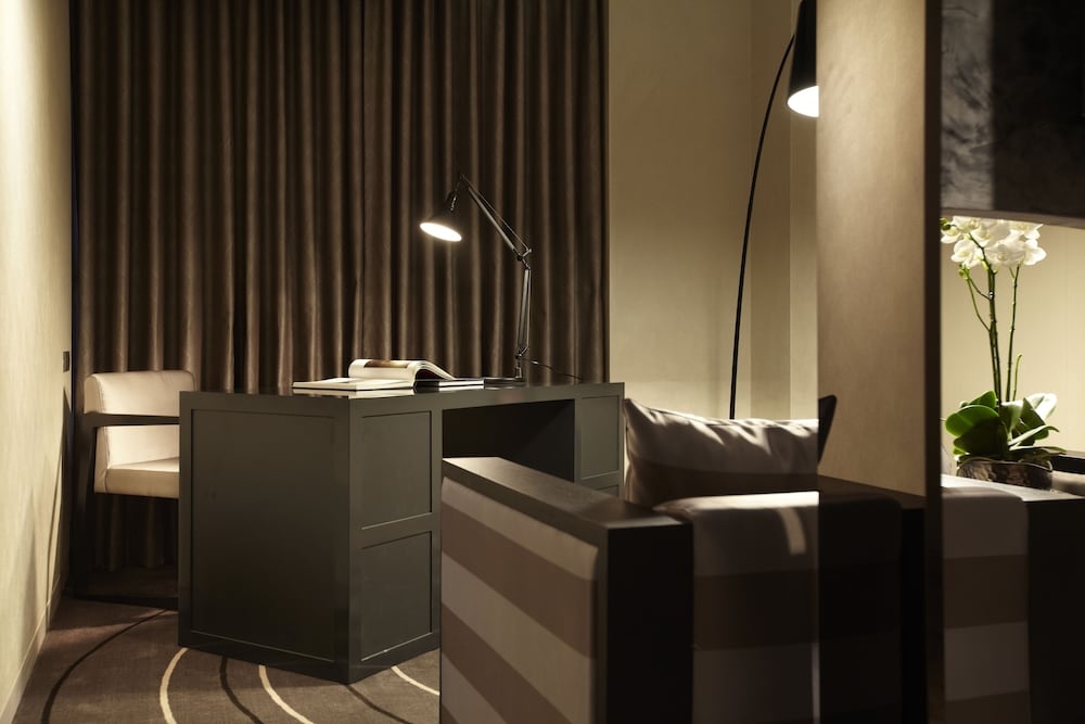 객실 내 비즈니스 센터