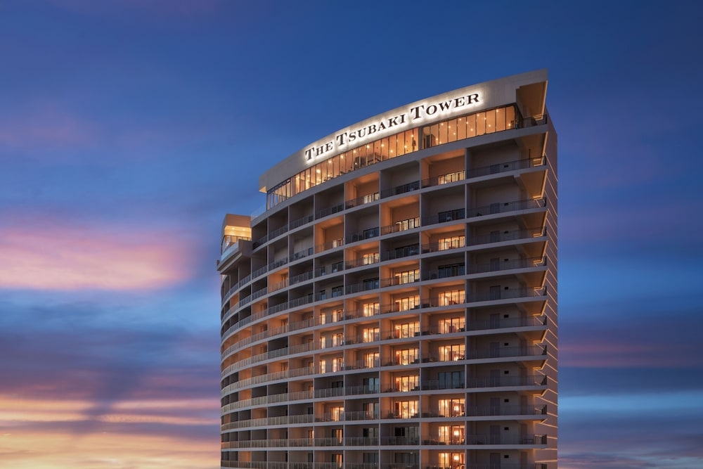 숙박 시설 정면 - 저녁/밤