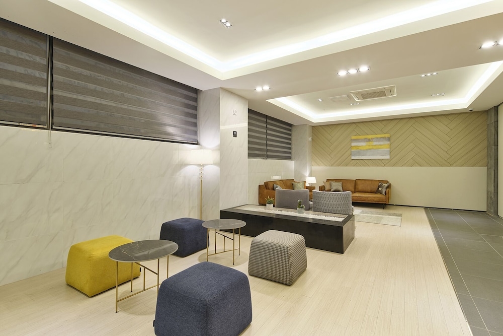 로비 좌석 공간