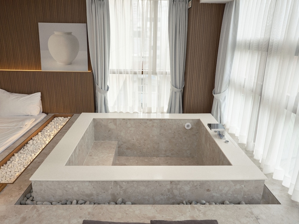 전용 스파 욕조