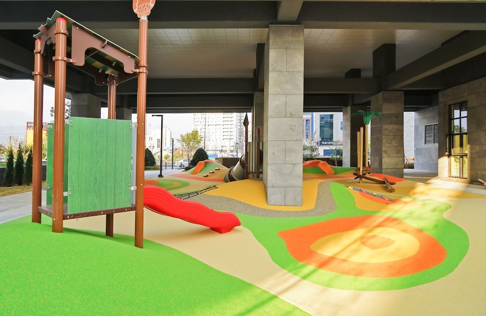 어린이 놀이 공간 - 야외