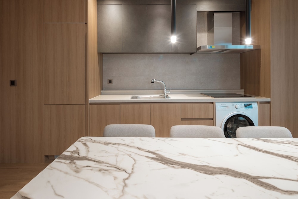 객실 내 식사 공간