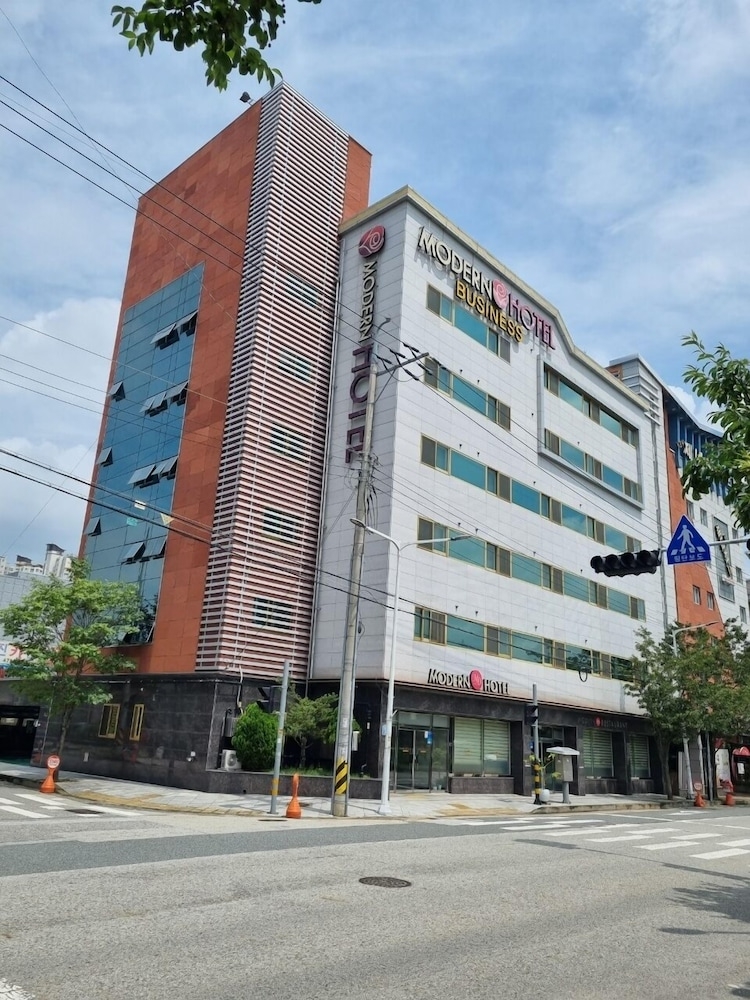 숙박 시설 정면